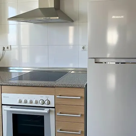 Apartment With Stunning Views, Pool, Gym, And Parking