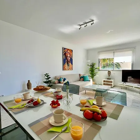 With Stunning Views, Pool, Gym, And Parking