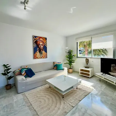 With Stunning Views, Pool, Gym, And Parking