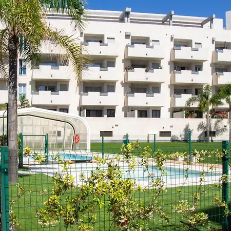 With Stunning Views, Pool, Gym, And Parking *
