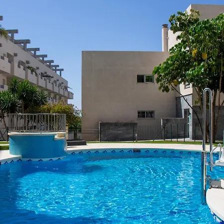 With Stunning Views, Pool, Gym, And Parking *
